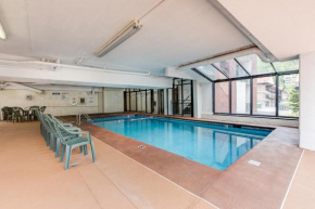 Beary Convenient is a Newly Renovated King Suite Condo in the heart of Gatlinburg with pools